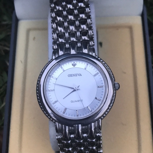 silver geneva watch ⌚️ - Picture 2 of 3
